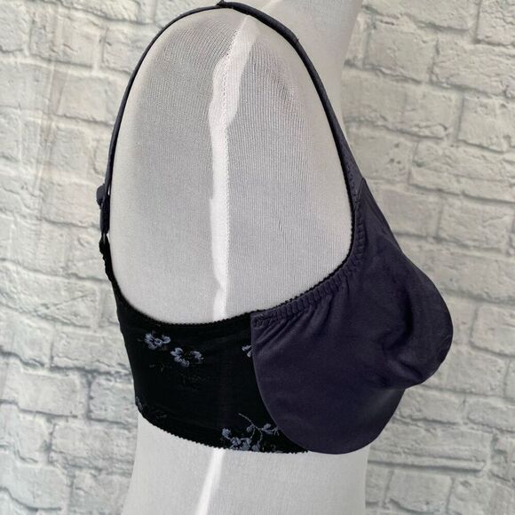 Olga women 38D satin front underwire bra w/3 hook closure and floral lace back - Picture 4 of 10